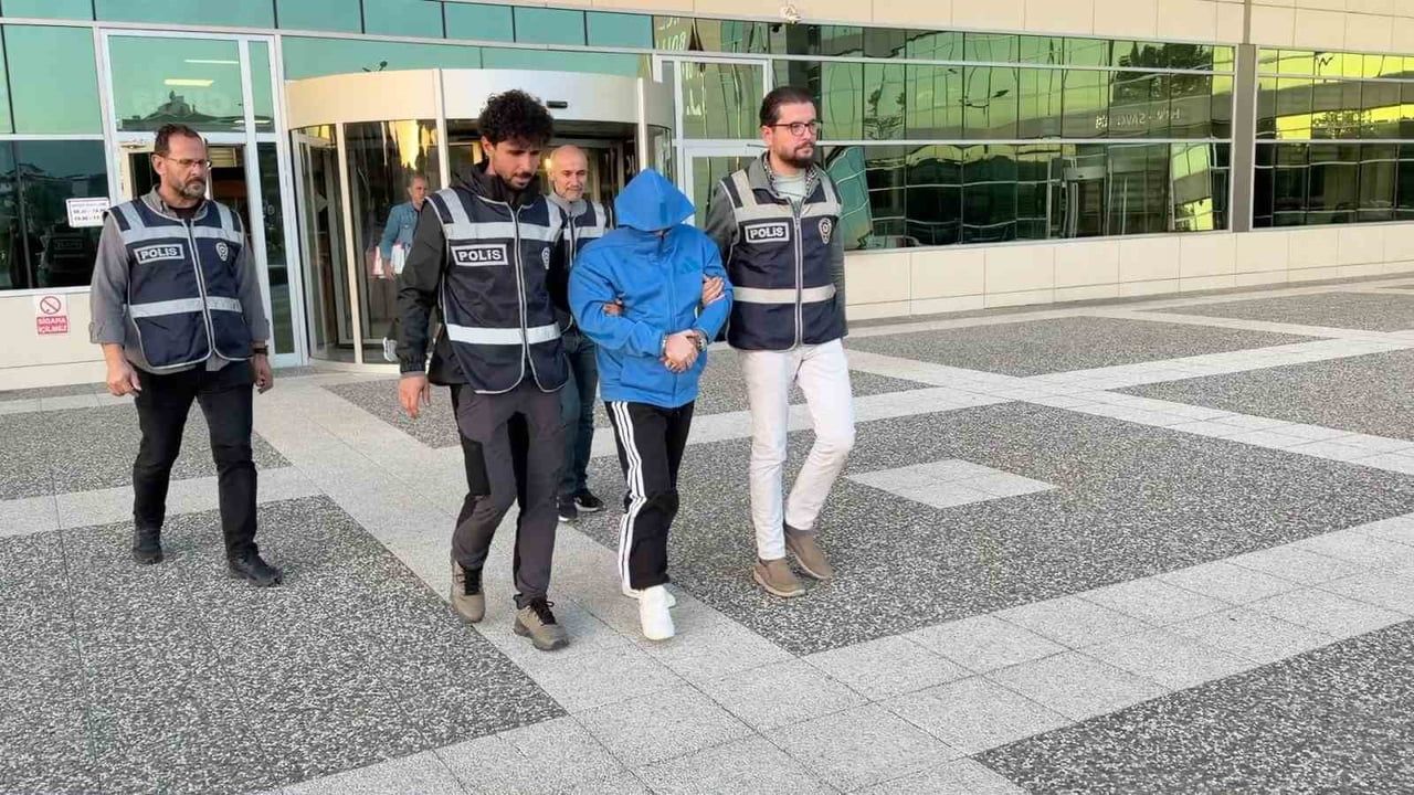 BOLU'DA HAKKINDA 23 YIL 9 AY 7 GÜN KESİNLEŞMİŞ HAPİS CEZASI BULUNAN FİRARİ HÜKÜMLÜ H.Y., POLİS...