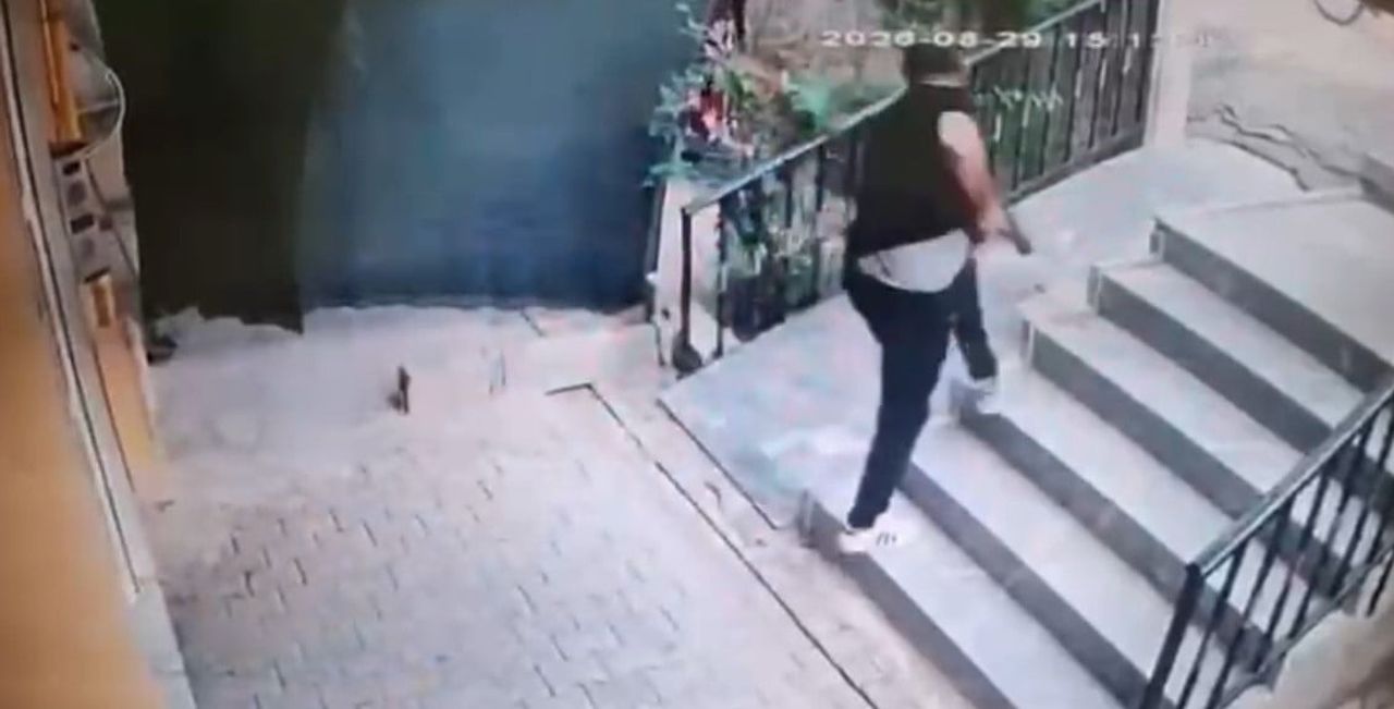 ŞANLIURFA'NIN KARAKÖPRÜ İLÇESİNDE, 4 YAŞLARINDAKİ İKİ ÇOCUĞUN KAVGASI SONRASI YAŞANAN OLAYDA BİR...