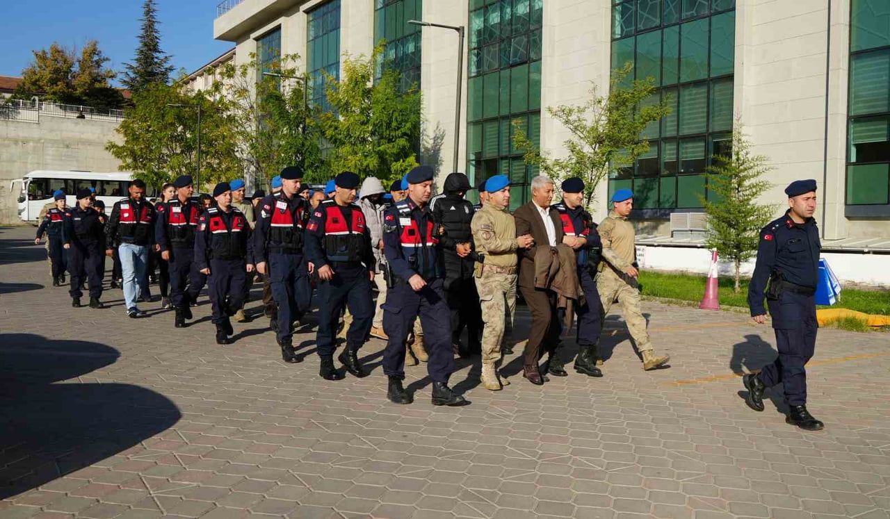 EŞ ZAMANLI OPERASYONDA GÖZALTINA ALINAN YAHŞİHAN BELEDİYE BAŞKANVEKİLİ AYDIN DEMİRDİREK, BELEDİYE...