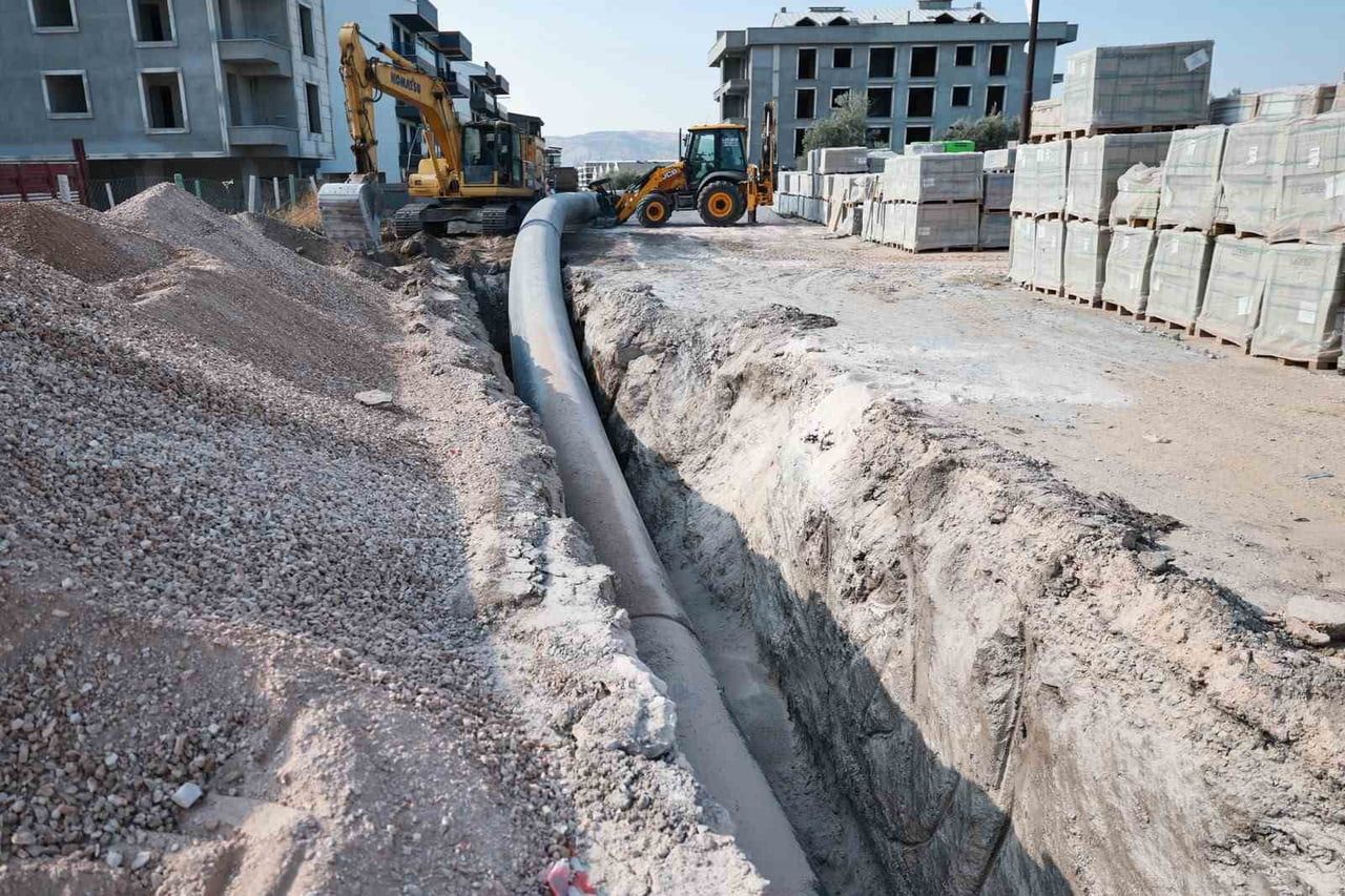 MANİSA BÜYÜKŞEHİR BELEDİYE BAŞKANI BESİM DUTLULU, AKHİSAR İLÇE MERKEZİNDE DEVAM EDEN 3,5...