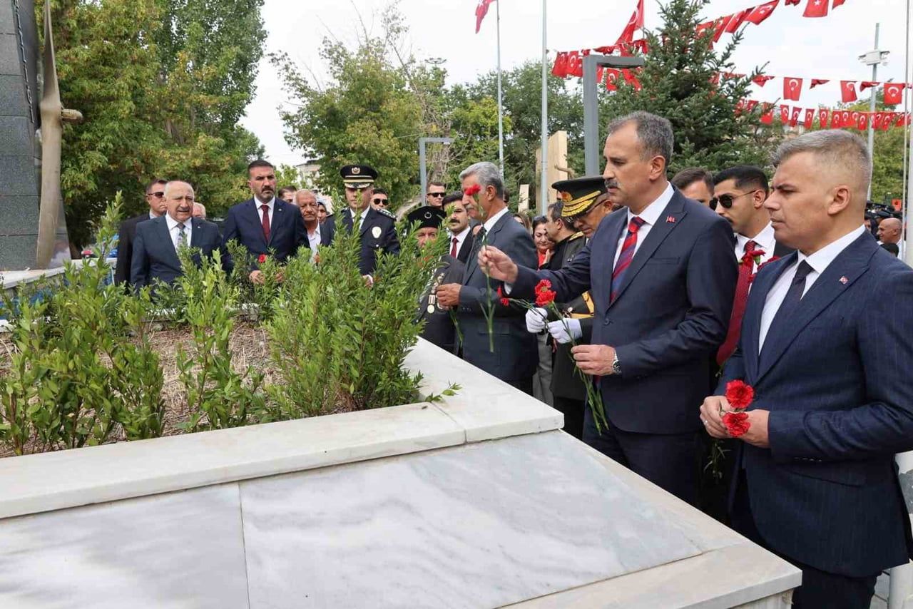 AĞRI’DA BÜYÜK TAARRUZ’UN 104’ÜNCÜ YILI COŞKUYLA KUTLANDI