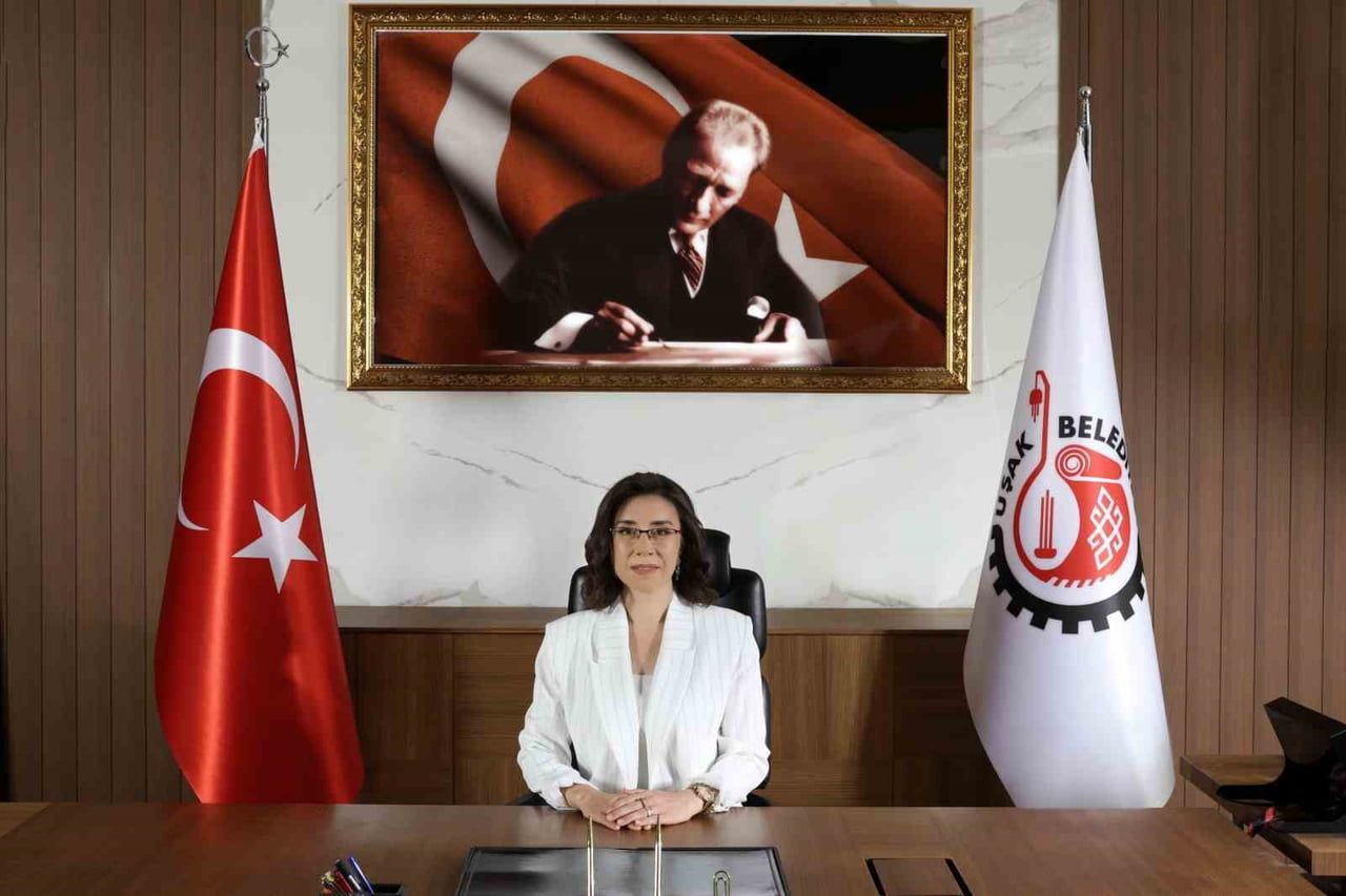 UŞAK BELEDİYE BAŞKAN VEKİLİ HATİCE TEREKECİ ÖZKAN, 29 EKİM CUMHURİYET BAYRAMI DOLAYISIYLA...