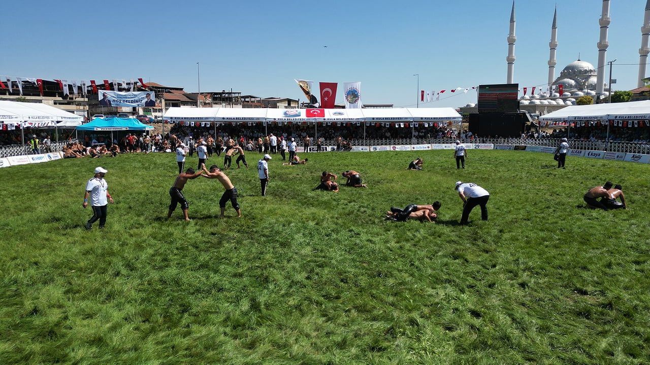 KULA’DA BU YIL 29’UNCUSU DÜZENLENEN GELENEKSEL YAĞLI GÜREŞLERİ’NDE BAŞPEHLİVANLIĞI, PALABIYIK...