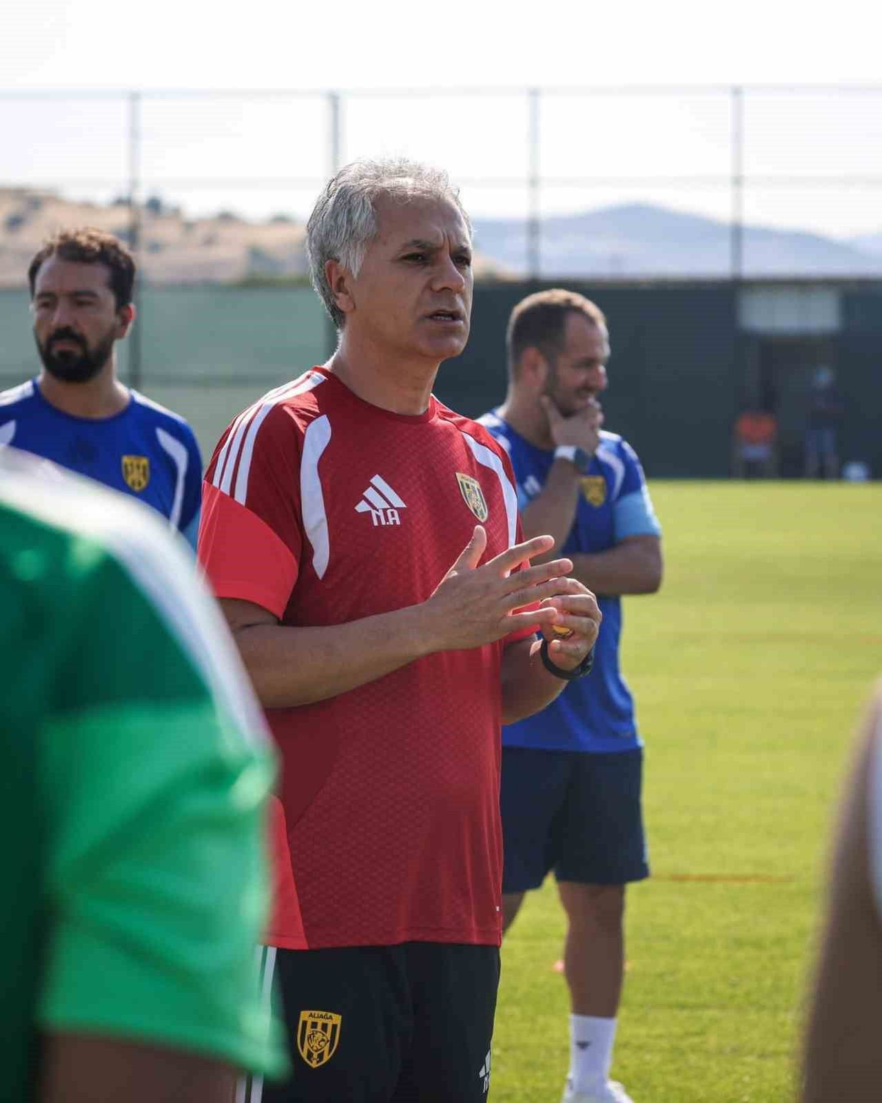 ALİAĞA FK TEKNİK DİREKTÖRÜ NAMET ATEŞ, YAPTIĞI YAZILI AÇIKLAMADA ISPARTA 32 SPOR KARŞILAŞMASINI...