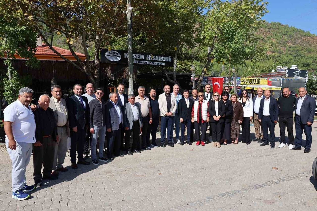 BAŞKAN ÜNLÜ MUHTARLARLA BİR ARAYA GELDİ