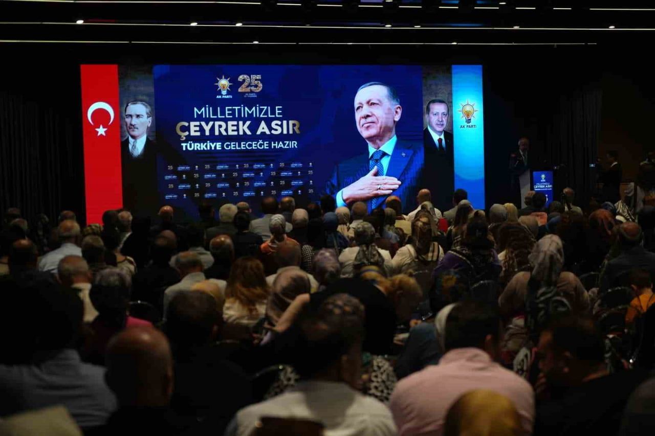 SAMSUN’DA AK PARTİ’NİN 25. KURULUŞ YILDÖNÜMÜ DOLAYISIYLA BİR BASIN TOPLANTISI DÜZENLENDİ. SAMSUN...