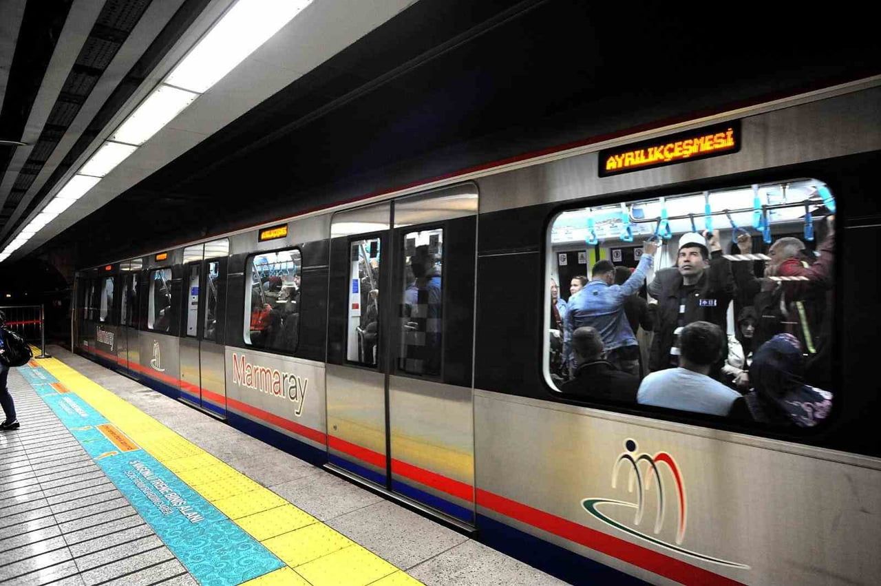 ULAŞTIRMA VE ALTYAPI BAKANI ABDULKADİR URALOĞLU, CUMHURİYET'İN 103’ÜNCÜ YIL DÖNÜMÜNDE MARMARAY'IN...