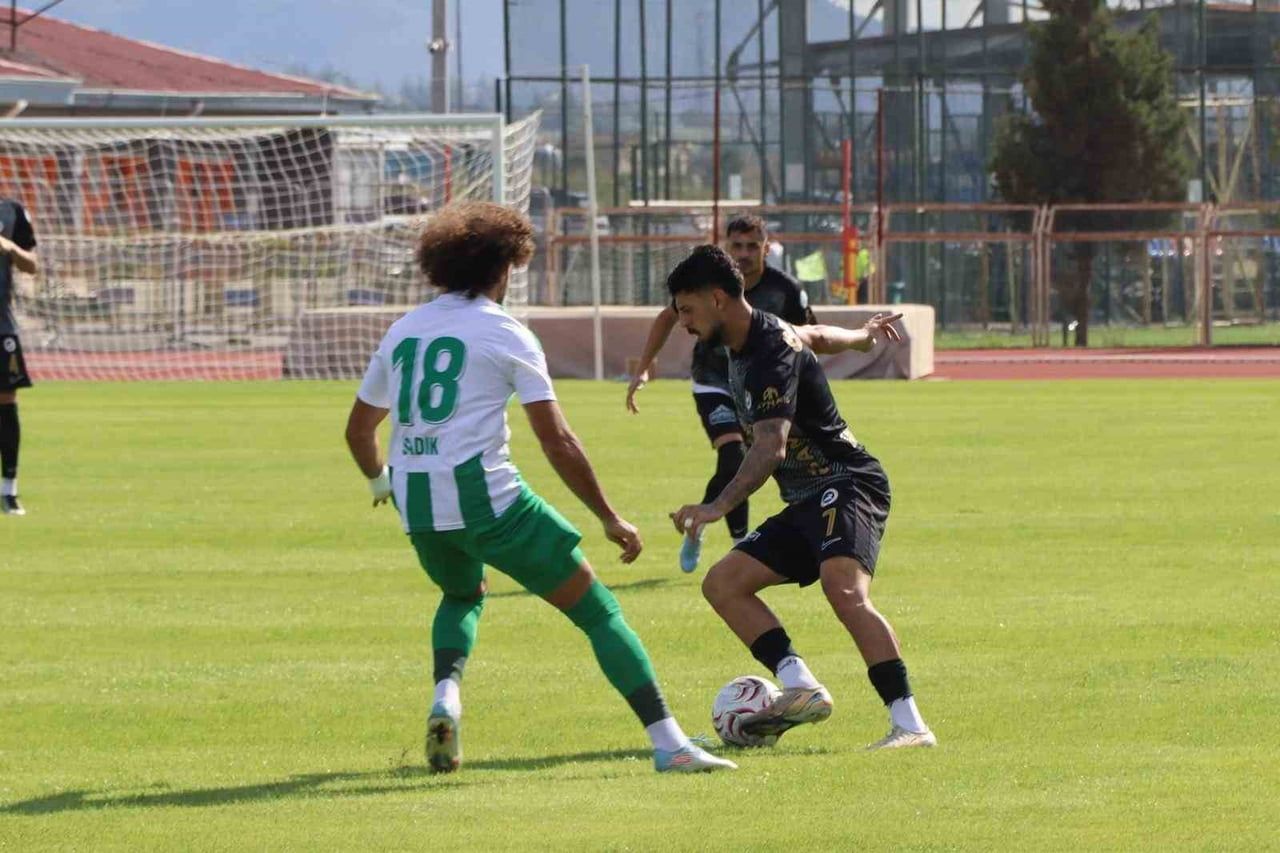 NESİNE 2. LİG KIRMIZI GRUP'UN 7. HAFTASINDA SAHASINDA SERİKSPOR'U KONUK EDEN KAHRAMANMARAŞ...