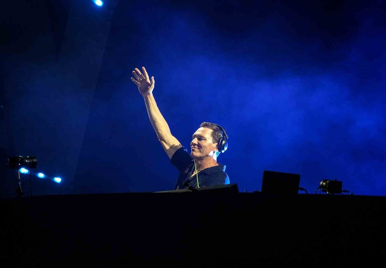 ELEKTRONİK MÜZİĞİN DÜNYACA ÜNLÜ YILDIZI DJ TİESTO İSTANBUL FESTİVALİ KAPSAMINDA DÜN YENİKAPI’DA...