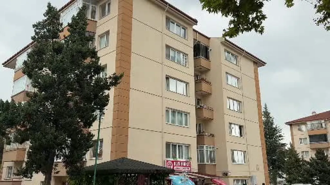 Bolu'da elektrik panosu yangını: "Dumandan aşağıya inemedik"