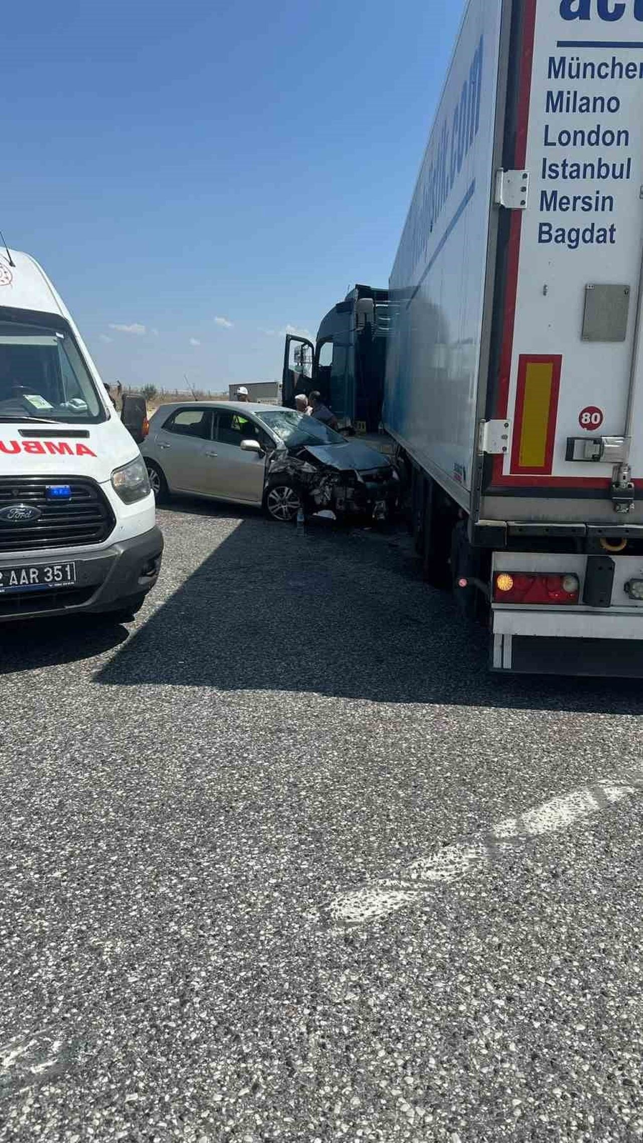 EDİRNE'DE KAPIKULE SINIR KAPISI GÜZERGÂHINDA OTOMOBİL İLE TIRIN KARIŞTIĞI TRAFİK KAZASINDA 1 KİŞİ...