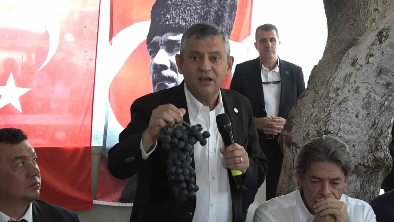 YENİ PARTİ GENEL BAŞKANI ÖZGÜR ÖZEL, BURSA’DA ÇİFTÇİLERE HİTAP ETTİ
