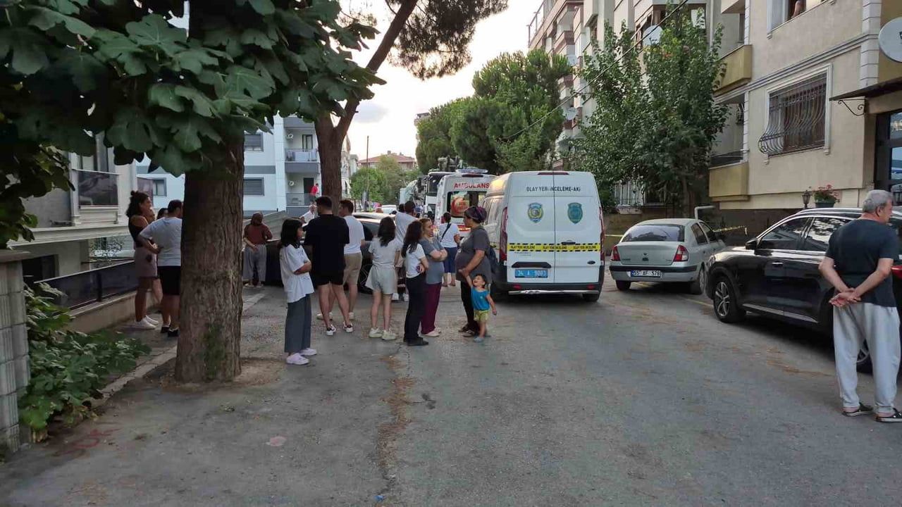 MALTEPE'DE BETON MİKSERİNİN ALTINDA KALAN 58 YAŞINDAKİ KADIN HAYATINI KAYBETTİ.