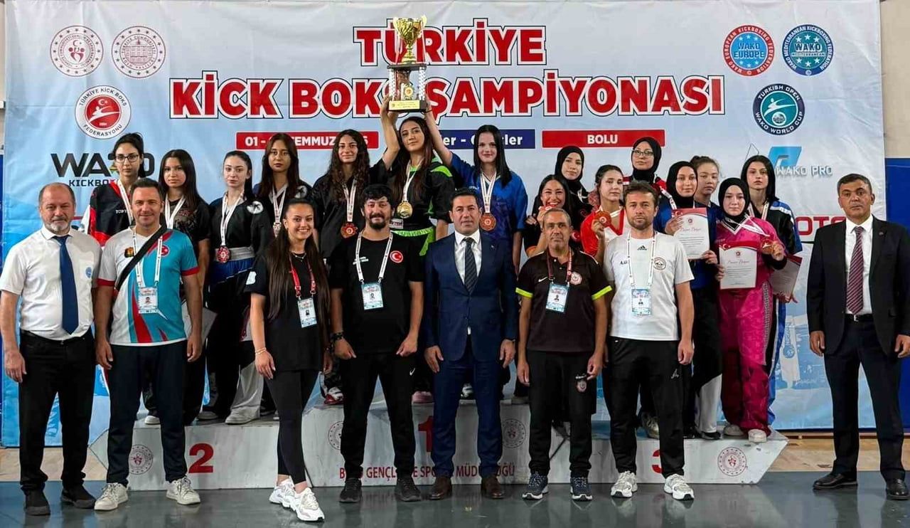 BURSA'NIN MUSTAFAKEMALPAŞA İLÇESİNDE KİCK BOKS SPORUNA KAZANDIRDIĞI YENİ YETENEKLERLE DİKKAT ÇEKEN...
