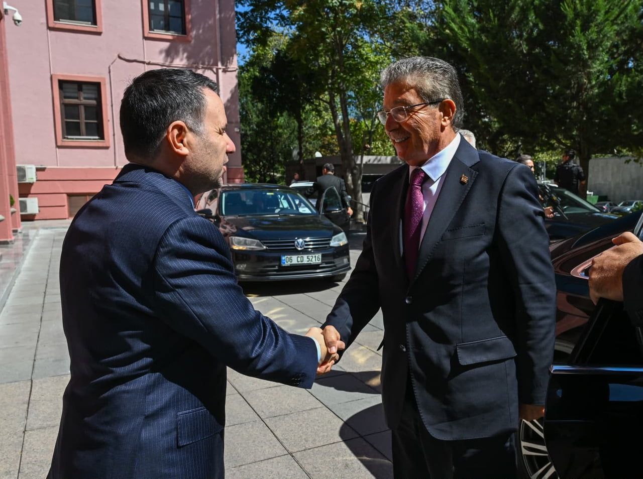 ADALET BAKANI AKIN GÜRLEK, KUZEY KIBRIS TÜRK CUMHURİYETİ (KKTC) BAŞBAKANI ÜNAL ÜSTEL’İ BAKANLIK’TA...