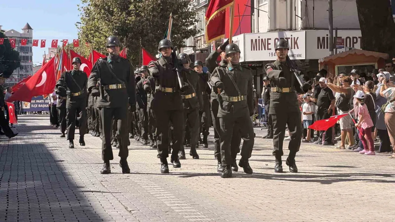 BALIKESİR’İN EDREMİT İLÇESİNİN DÜŞMAN İŞGALİNDEN KURTULUŞUNUN 104. YIL DÖNÜMÜ, DÜZENLENEN TÖRENLER...