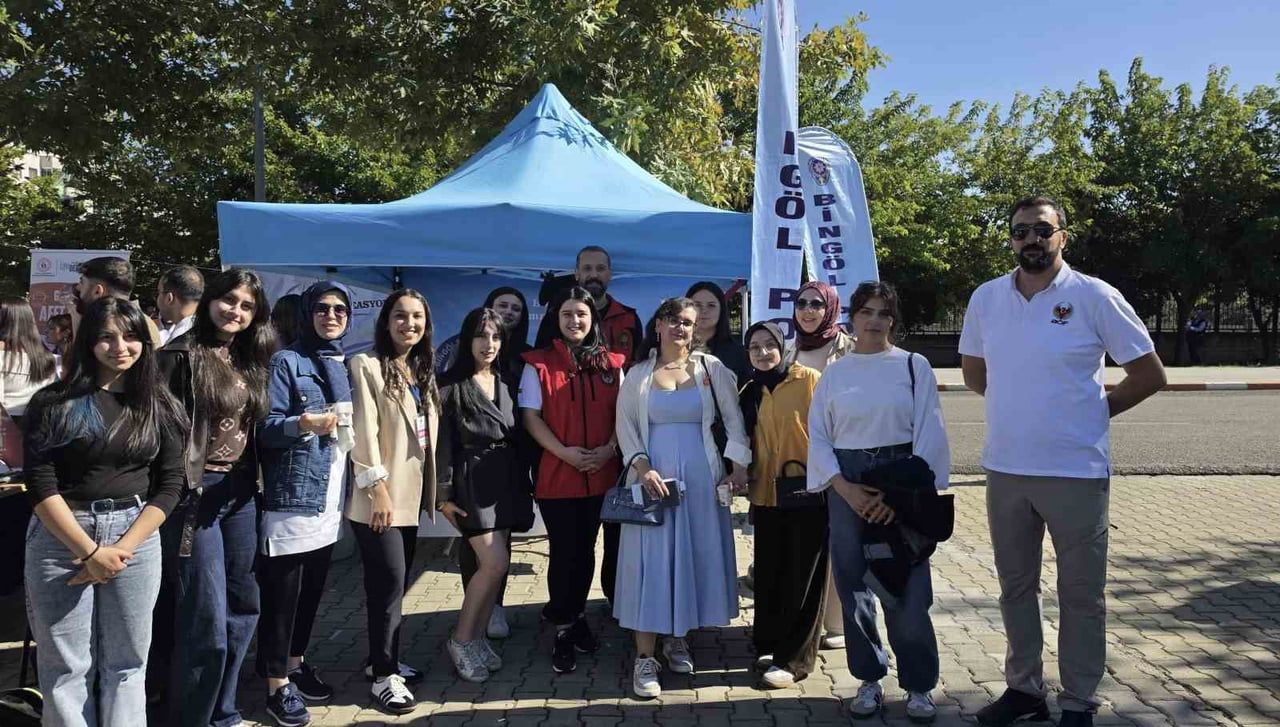 BİNGÖL’DE 2 BİN 200 KİŞİYE TERÖRLE MÜCADELE BİLGİLENDİRMESİ YAPILDI