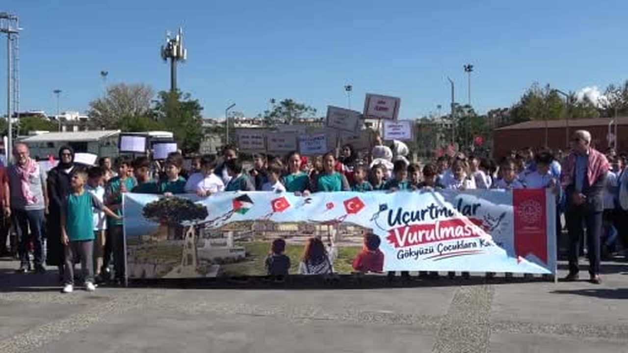 Uçurtma Filistinli çocuklar için uçuruldu