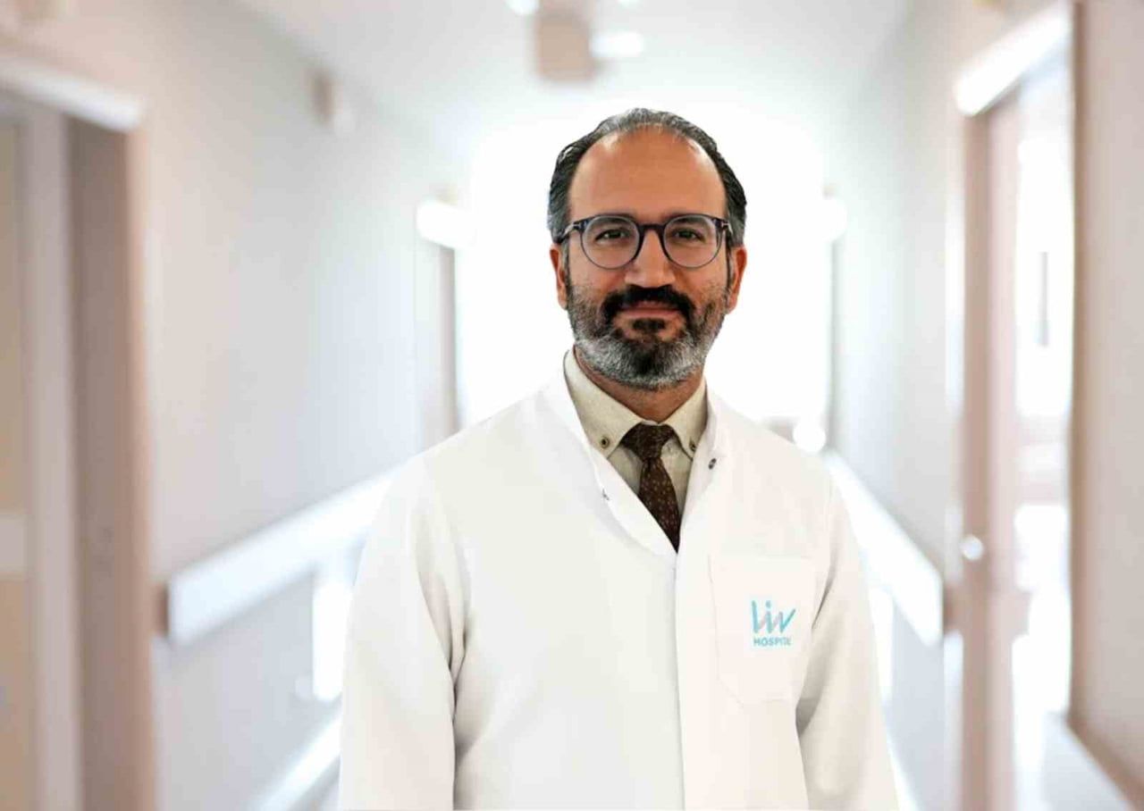 LİV HOSPİTAL ULUS JİNEKOLOJİK ONKOLOJİ UZMANI PROF. DR. MUSTAFA ALPER KARALÖK