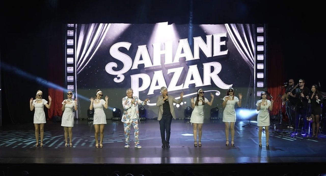 SÜHEYL VE BEHZAT UYGUR KARDEŞLERİN YAKLAŞIK 25 YIL SONRA SAHNEYE TAŞIDIĞI "ŞAHANE PAZAR SAHNEDE"...