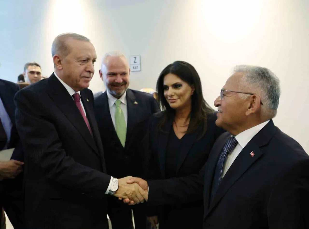 KAYSERİ BÜYÜKŞEHİR BELEDİYE BAŞKANI DR. MEMDUH BÜYÜKKILIÇ, CUMHURBAŞKANI VE AK PARTİ GENEL BAŞKANI...