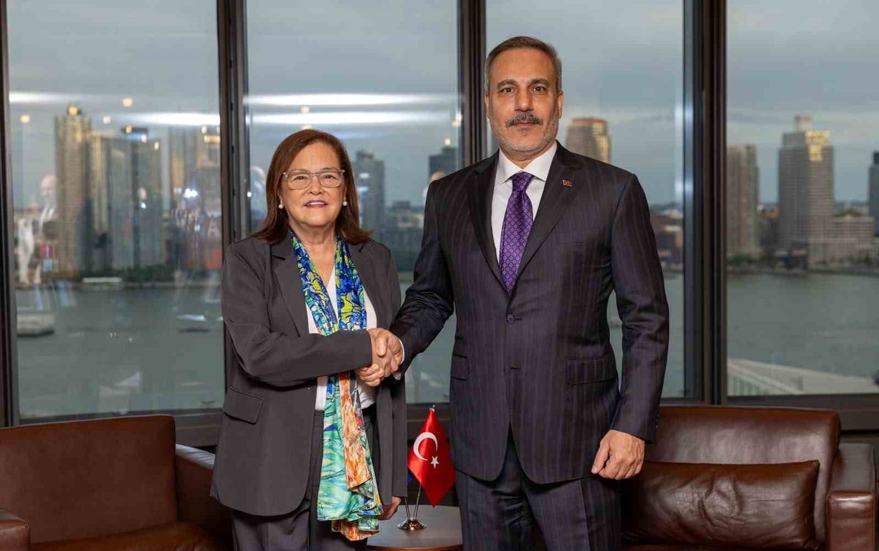 DIŞİŞLERİ BAKANI HAKAN FİDAN İLE EL SALVADOR DIŞİŞLERİ BAKANI ALEXANDRA HİLL ARASINDA...