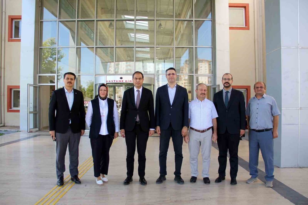 KAYSERİ İL SAĞLIK MÜDÜRÜ DR. MEHMET ERŞAN VE KAMU HASTANELERİ BAŞKANI DR. AHMET ÖZYALÇIN, KAYSERİ...