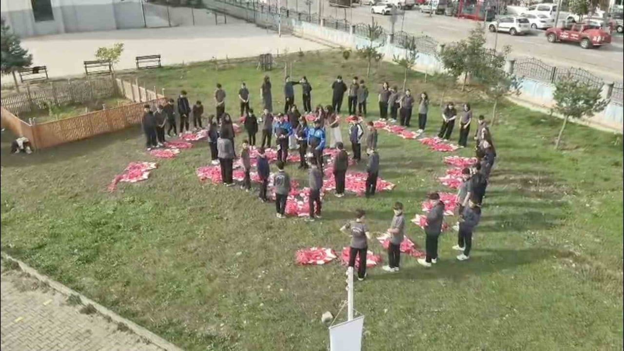 BOLU’DA POLİS EKİPLERİ, CUMHURİYET’İN 103. YIL DÖNÜMÜ DOLAYISIYLA DÜZENLENEN ETKİNLİKTE...