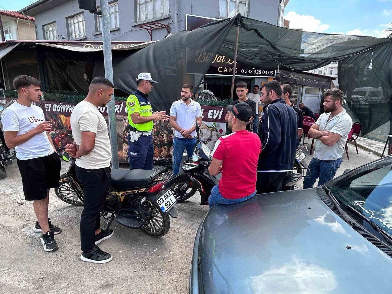 AFYONKARAHİSAR İL JANDARMA KOMUTANLIĞI EKİPLERİNCE, TRAFİK GÜVENLİĞİNİN ARTIRILMASI VE...