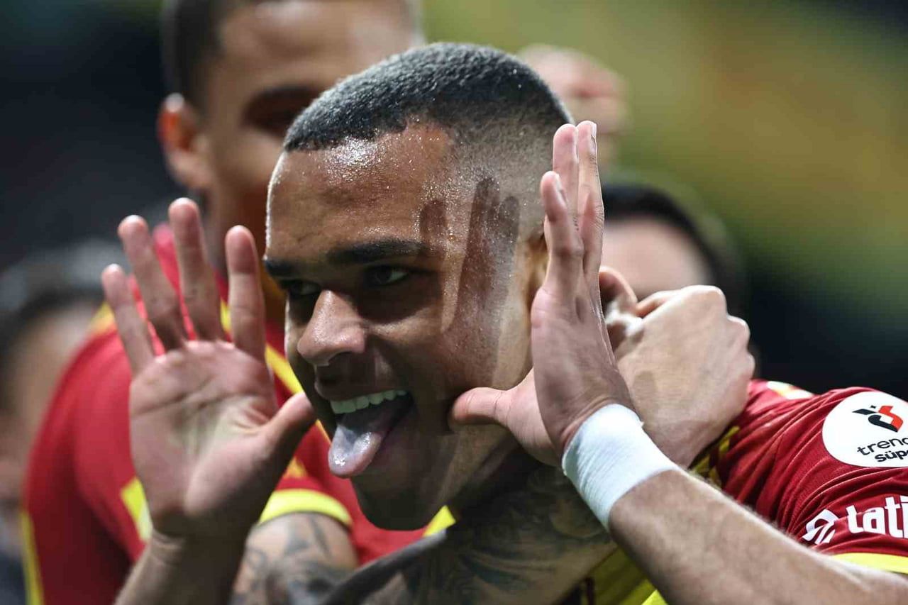 GÖZTEPE’NİN BREZİLYALI GOLCÜSÜ JUAN, BU SEZON SAHADA KALDIĞI 87 DAKİKADA 1 GOL ATARAK TAKIMINA...