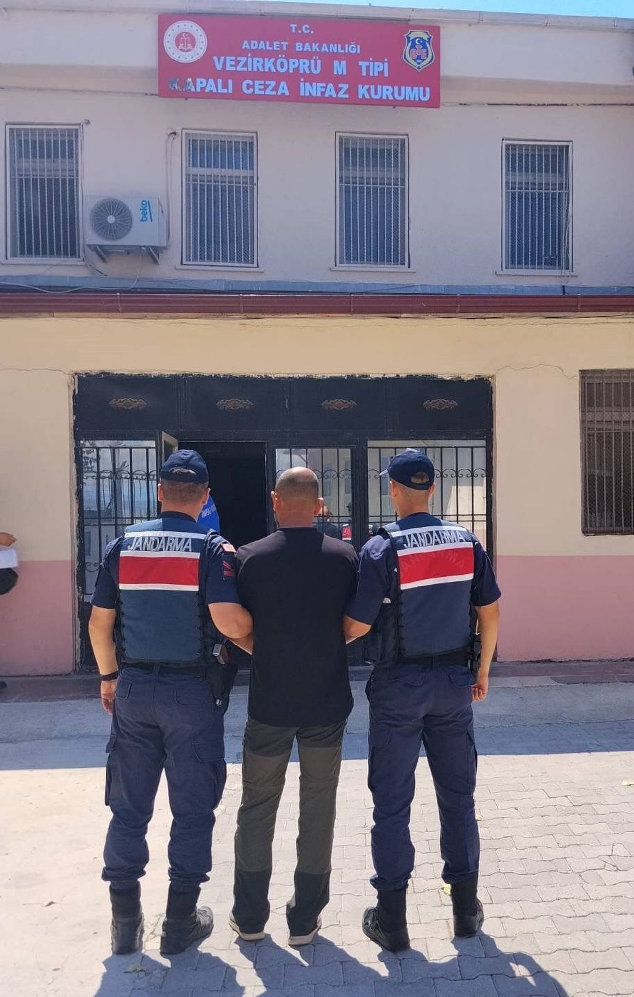 SAMSUN’UN HAVZA İLÇESİNDE JANDARMA EKİPLERİNCE GERÇEKLEŞTİRİLEN YOL KONTROLÜ SIRASINDA, HAKKINDA...