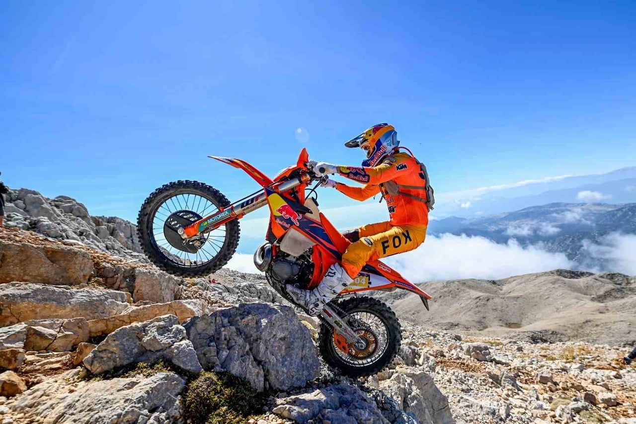 DENİZDEN ZİRVEYE UZANAN BENZERSİZ PARKURUYLA HARD ENDURO DÜNYASININ DİKKAT ÇEKEN...