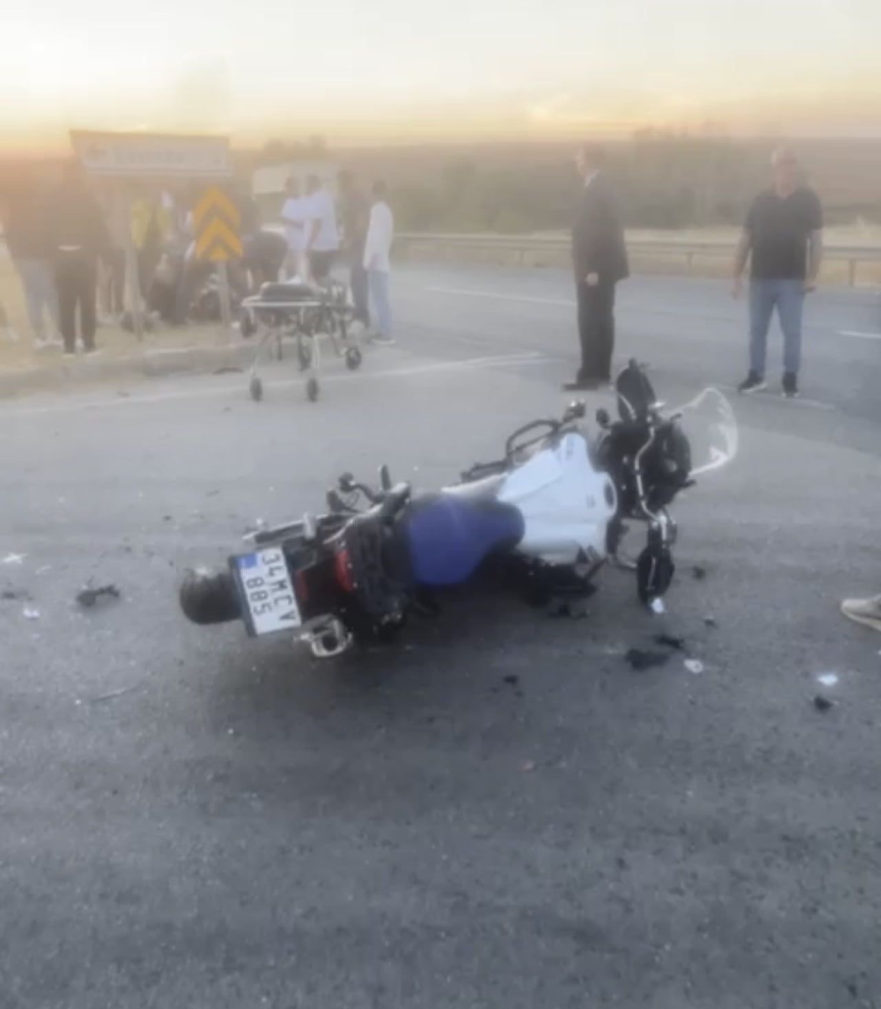 KIRKLARELİ’NİN LÜLEBURGAZ İLÇESİNDE MOTOSİKLETİN OTOMOBİLE ÇARPMASI SONUCU MEYDANA GELEN TRAFİK...