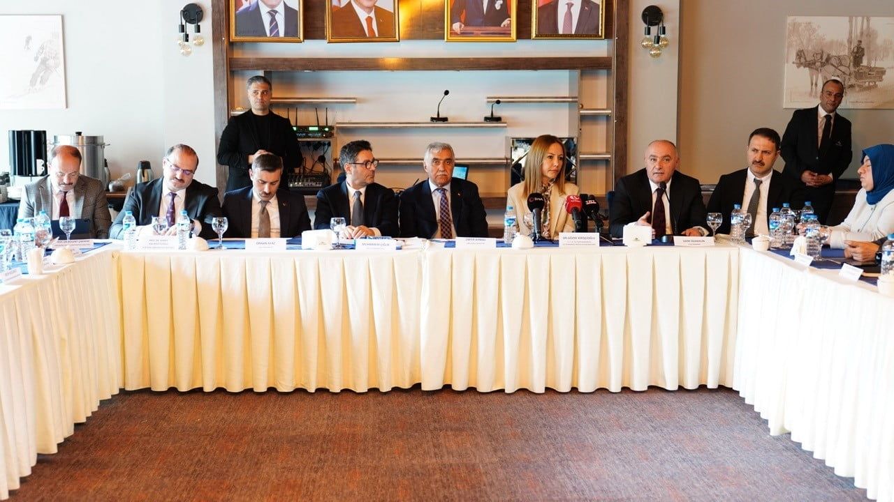 TOBB YÖNETİM KURULU ÜYESİ VE ETSO YÖNETİM KURULU BAŞKANI SAİM ÖZAKALIN, BU YIL ERZURUM'DA İKİNCİ...