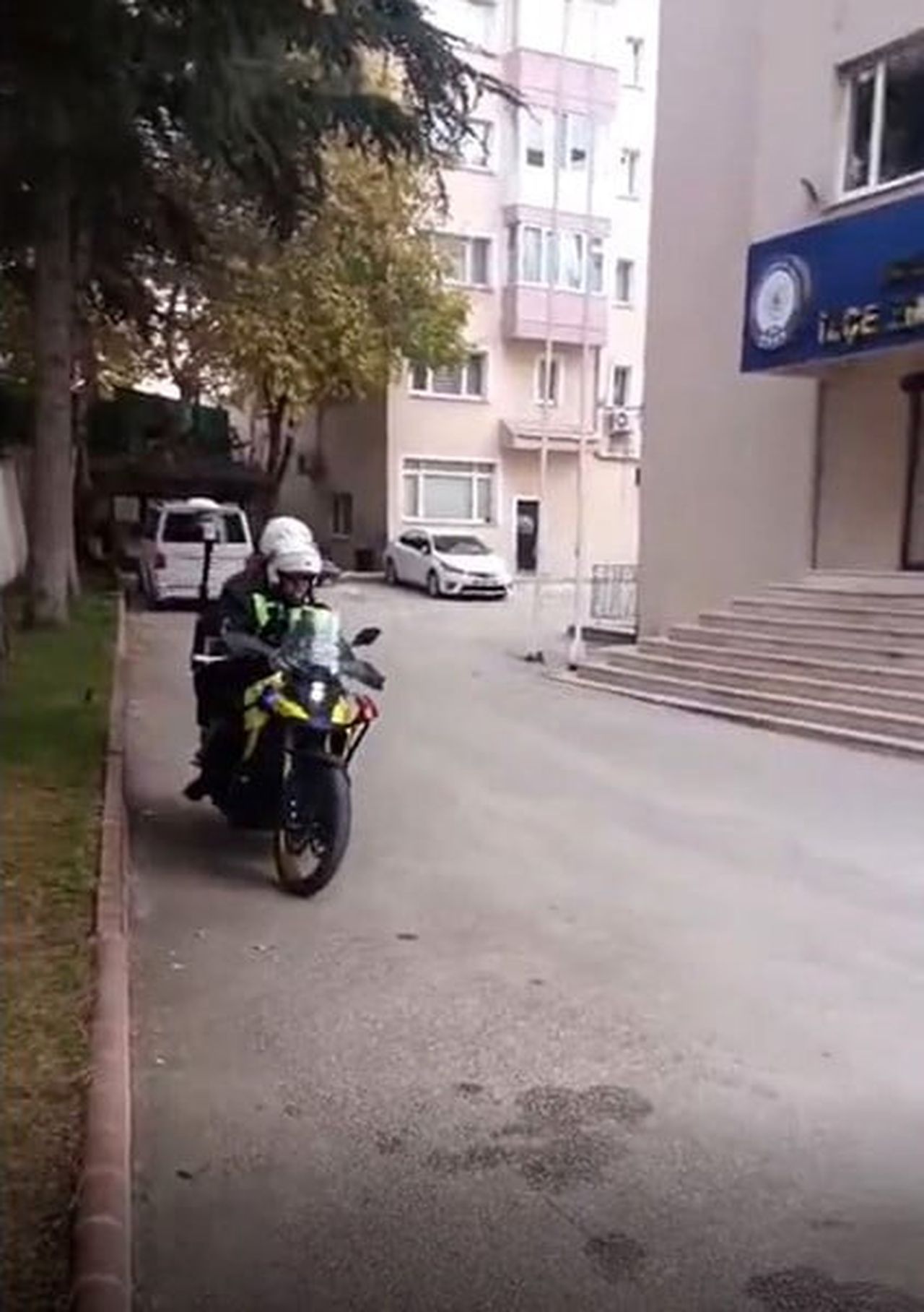 KPSS ORTAÖĞRETİM OTURUMUNDA SINAVA GEÇ KALMA RİSKİ BULUNAN VE BELGELERİNİ UNUTAN ADAYLARIN...