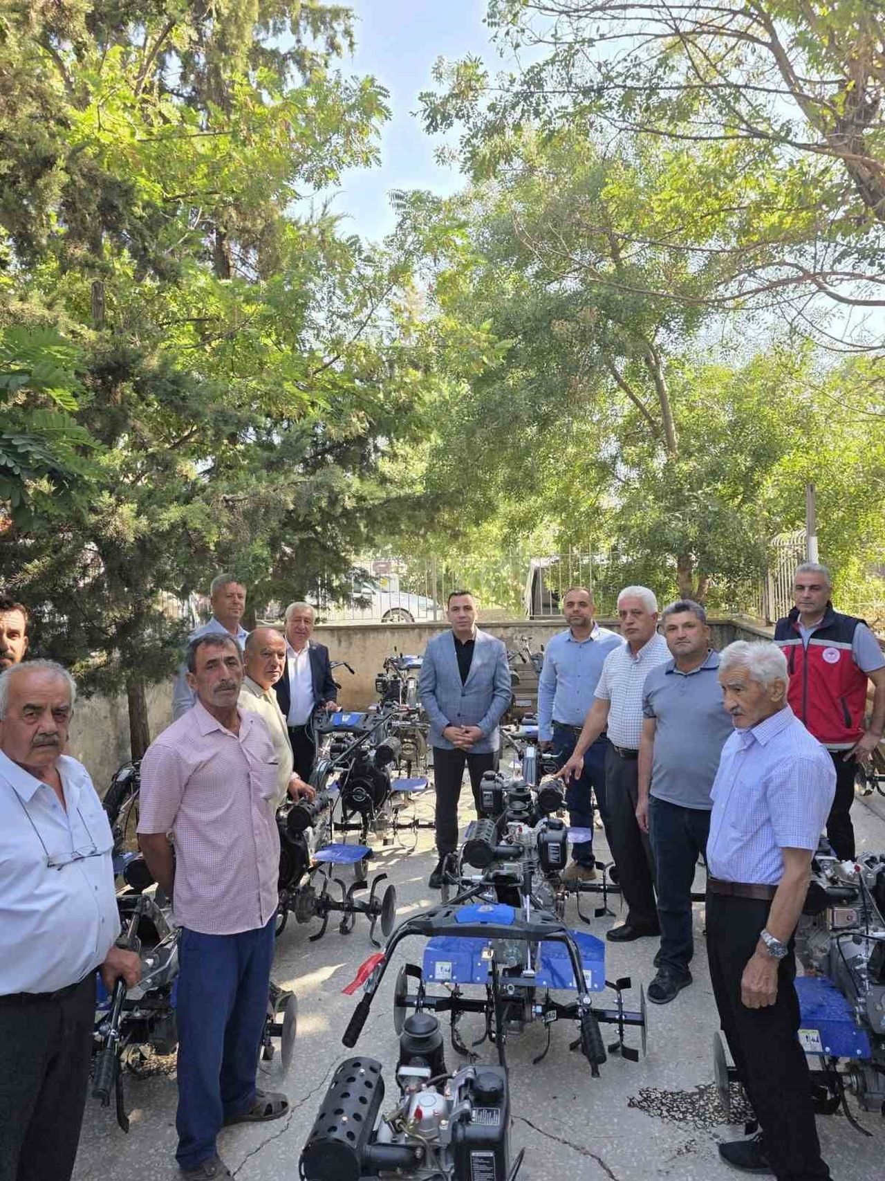 ADIYAMAN’DA TARIM VE ORMAN BAKANLIĞI TARAFINDAN YÜRÜTÜLEN PROJELER KAPSAMINDA ÇİFTÇİLERE HİBE...