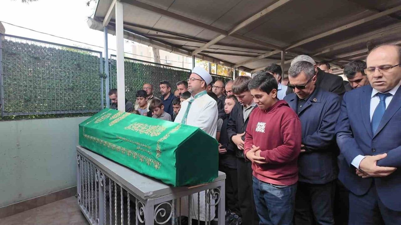 MALTEPE'DE BİR GECEKONDUDA ÇIKAN YANGINDA HAYATINI KAYBEDEN HALİL İBRAHİM K., MALTEPE FATMA ÇELEBİ...