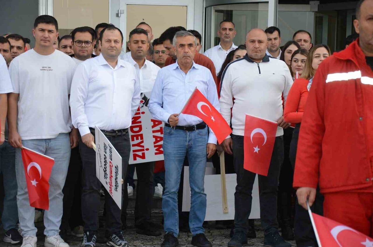 GEDİK PİLİÇ, CUMHURİYETİMİZİN 103. YIL DÖNÜMÜNÜ FABRİKA ÇALIŞANLARININ KATILIMIYLA BİRLİK...