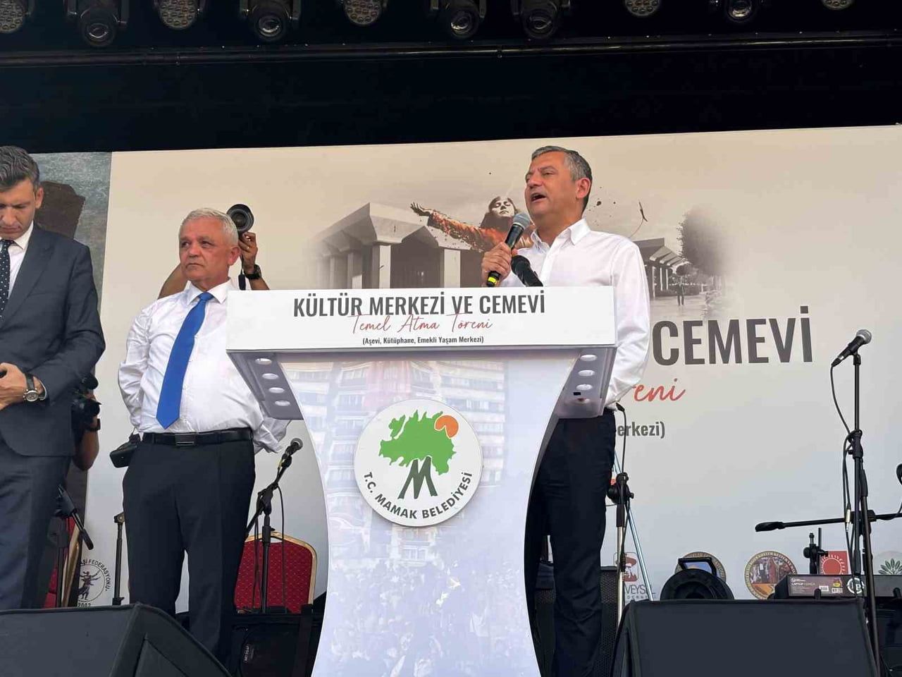YENİ PARTİ GENEL BAŞKANI ÖZGÜR ÖZEL, "İKTİDARA ULAŞTIĞIMIZDA DEVLET ADINA ALEVİLERDEN RIZALIĞI...