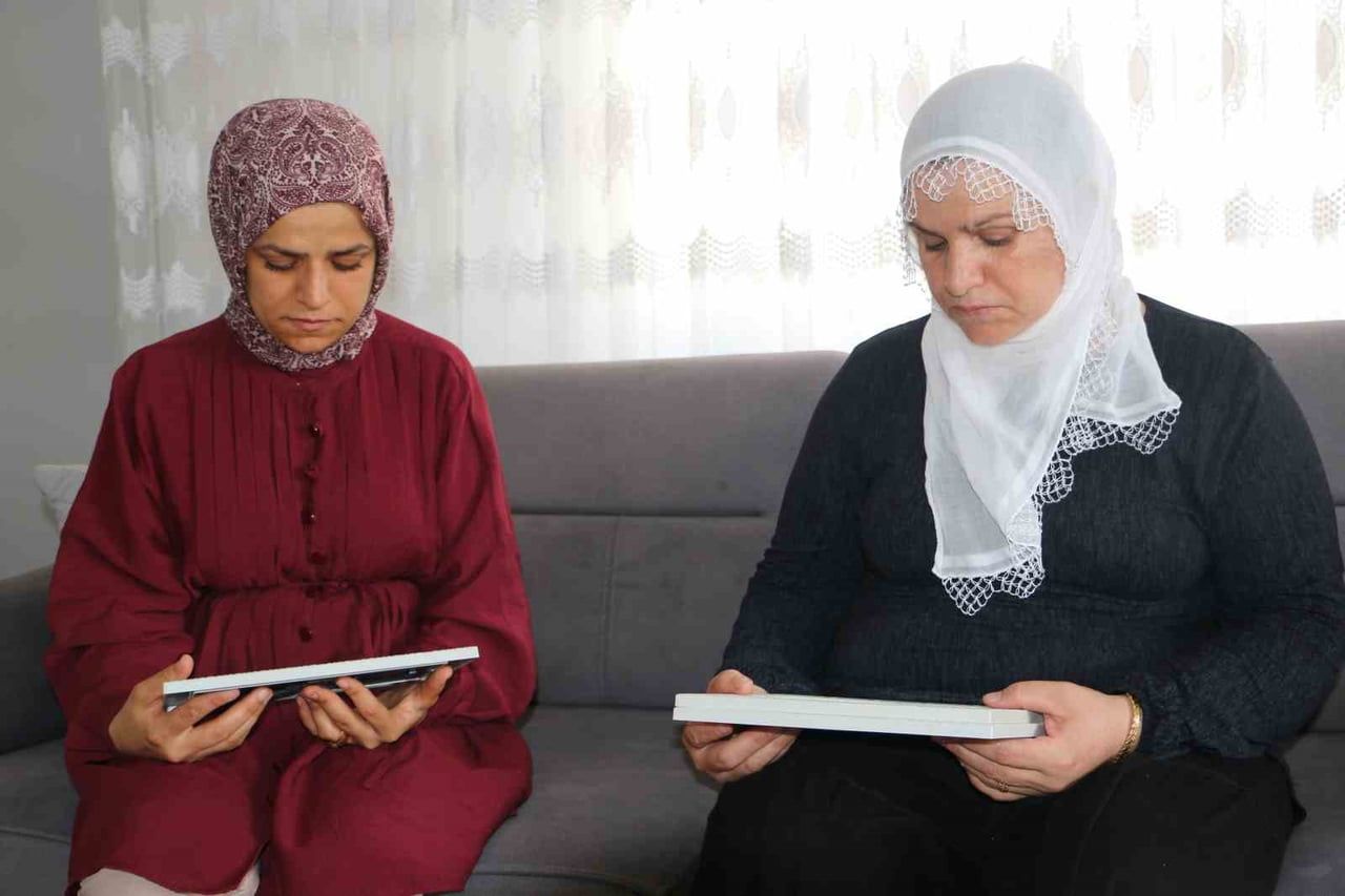ABLA ŞEVİN SERTAKAN VE ANNE ZEKİYE VARİŞ