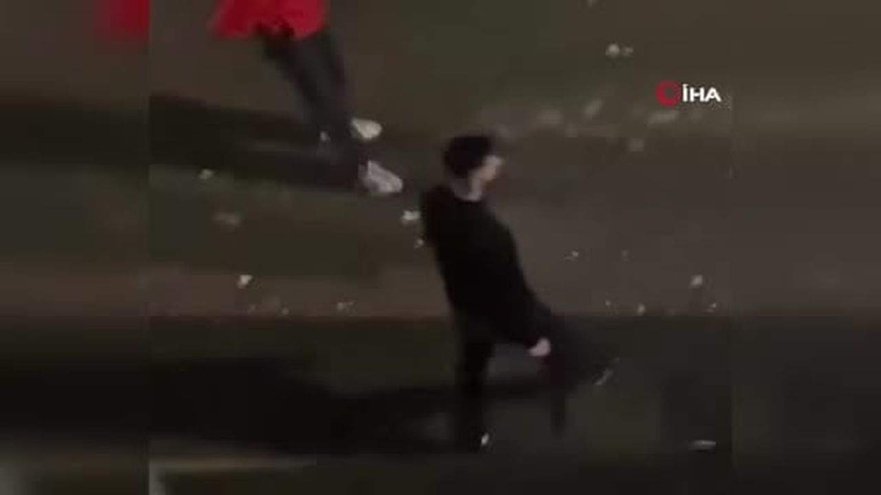 Ankara’da sopalı, silahlı kavga kamerada