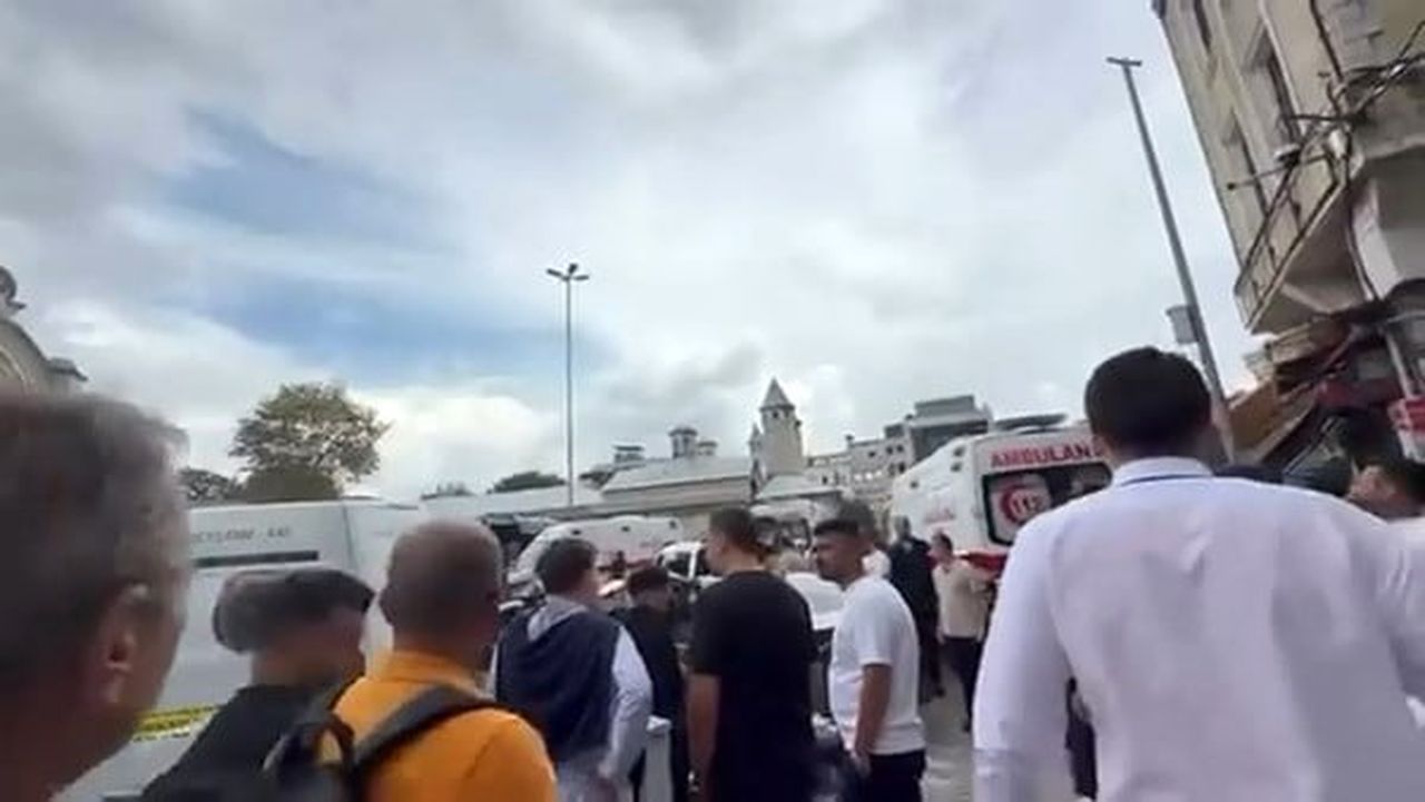 OLAY YERİNE SAĞLIK VE POLİS EKİPLERİ SEVK EDİLDİ
