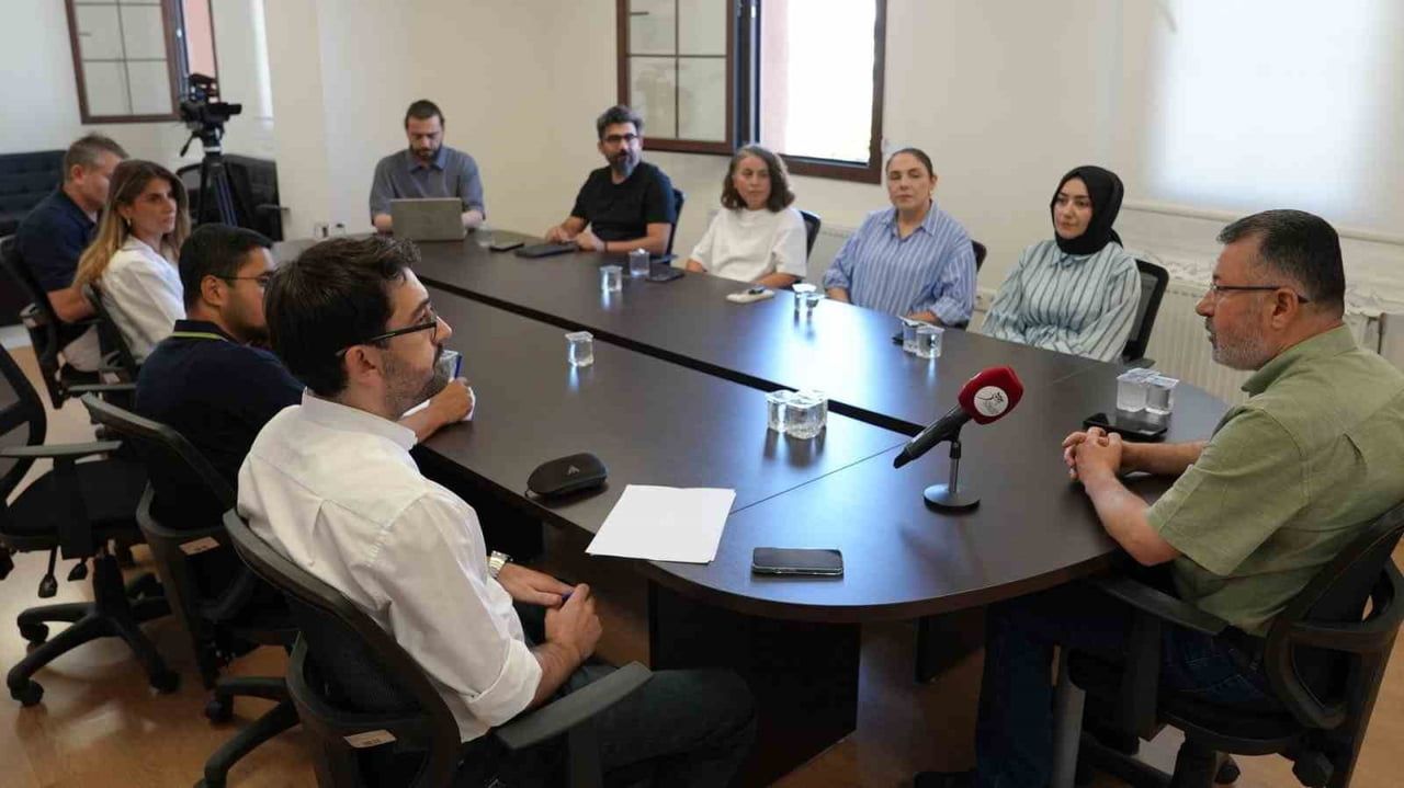 KARABÜK ÜNİVERSİTESİ (KBÜ) REKTÖRÜ VE SAFRANBOLU TÜRKER İNANOĞLU İLETİŞİM FAKÜLTESİ DEKANI PROF....