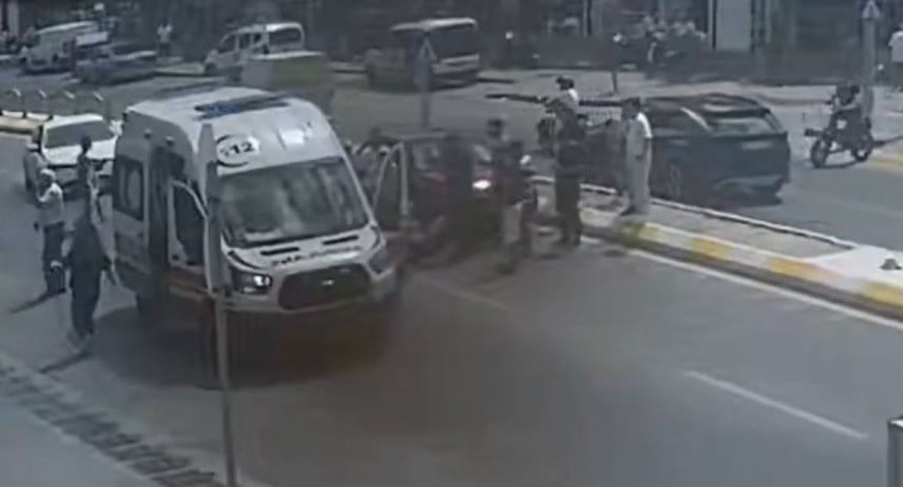 KAZA ANI GÜVENLİK KAMERASINA YANSIDI