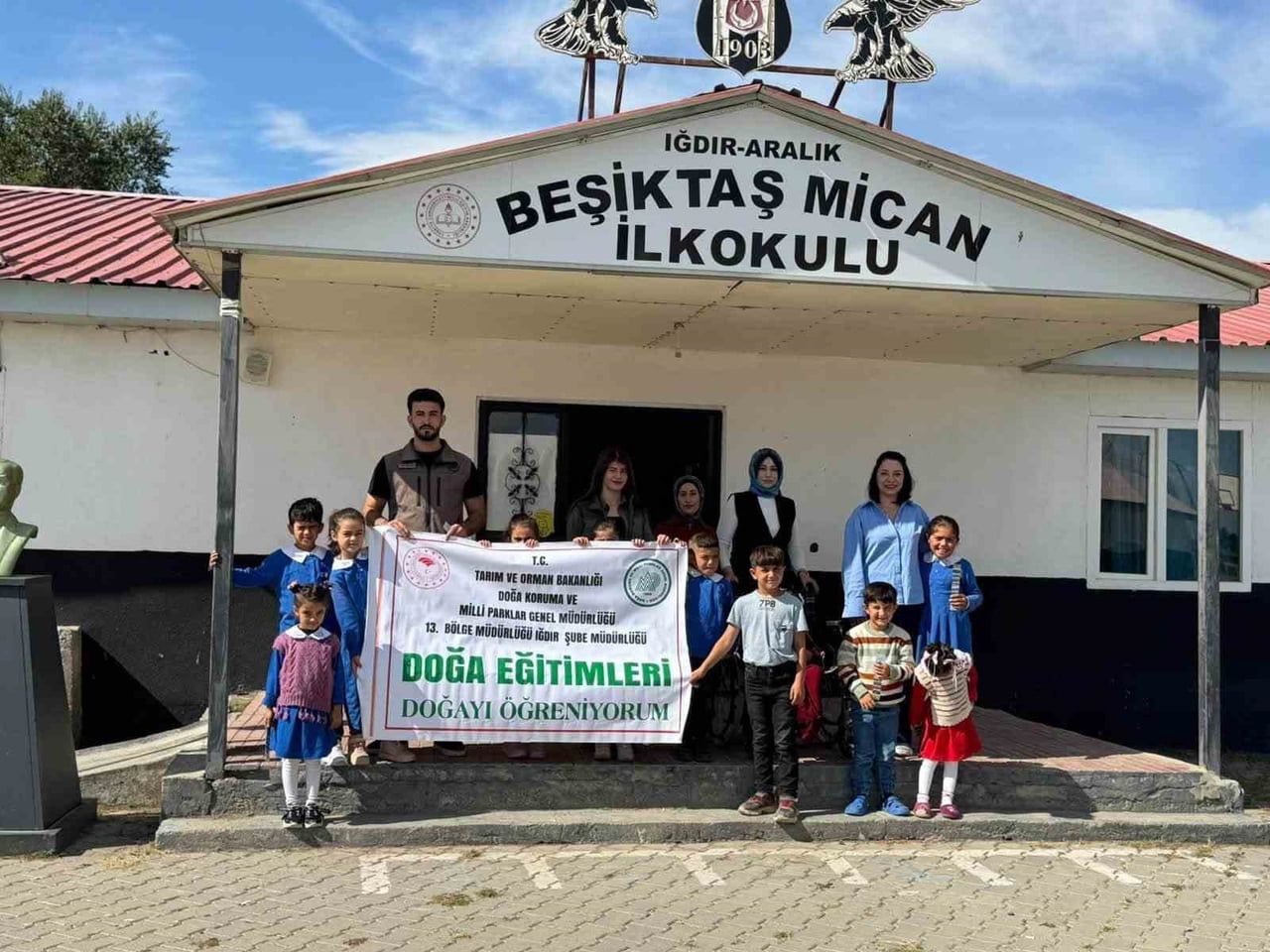 IĞDIR DOĞA KORUMA VE MİLLİ PARKLAR ŞUBE MÜDÜRLÜĞÜ EKİPLERİ, ARALIK BEŞİKTAŞ MİCRAN İLKOKULU...