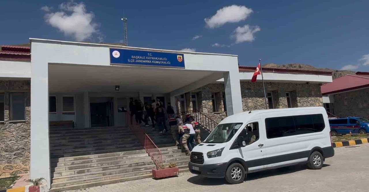 VAN GÖZALTILAR