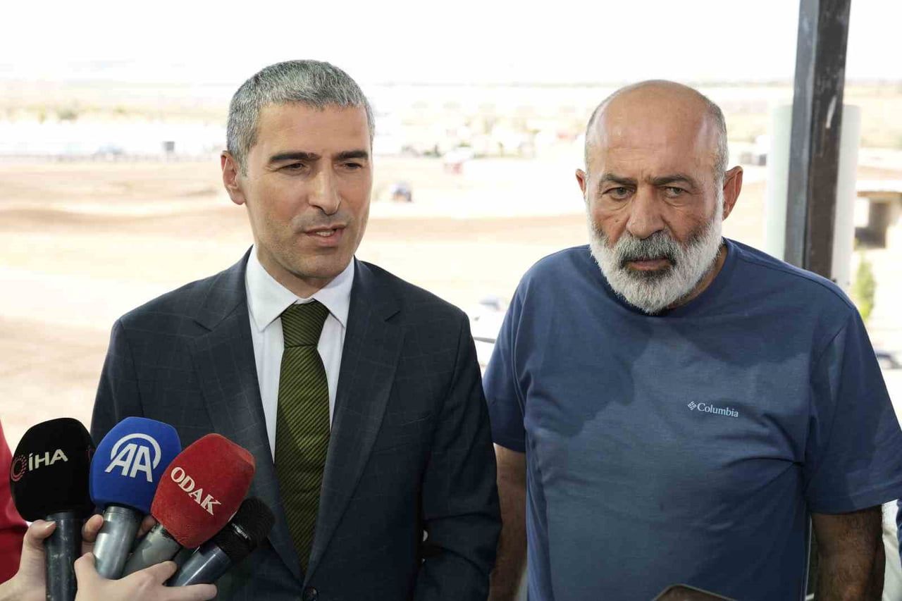 AFYONKARAHİSAR VALİSİ DR. NACİ AKTAŞ VE TÜRKİYE MOTOSİKLET FEDERASYONU ASBAŞKANI MAHMUT NEDİM...