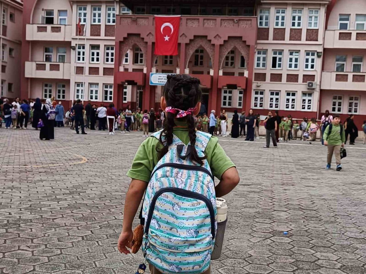 ORDU’DA 2026-2027 EĞİTİM-ÖĞRETİM YILININ BAŞLAMASIYLA BİRLİKTE 572 OKULDA 121 BİN 557 ÖĞRENCİ DERS...