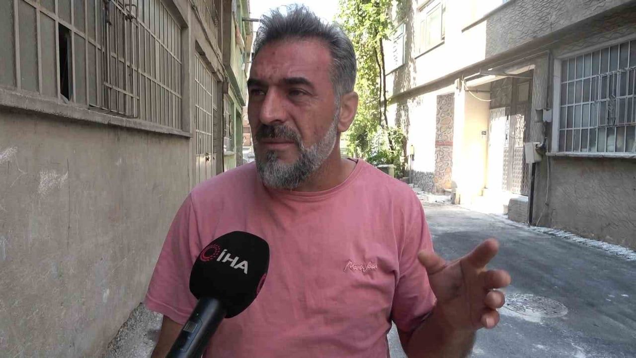 SOKAKTA YAŞAYAN MEHMET BULUT, APARTMANDAKİ HAYVANLARIN UZUN SÜREDİR KÖTÜ ŞARTLARDA TUTULDUĞUNU ÖNE...