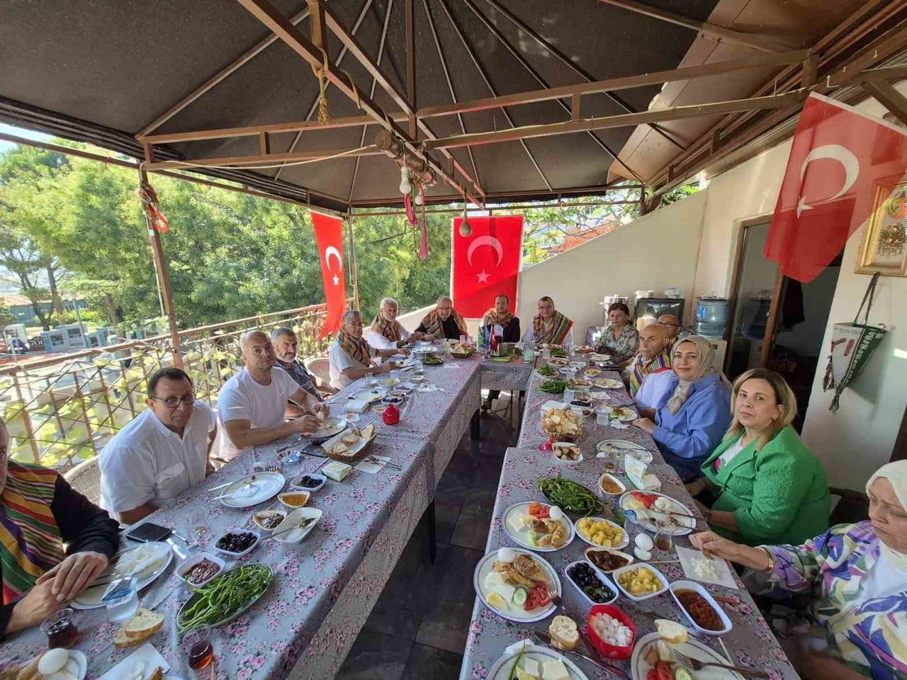 AK PARTİ BURSA MİLLETVEKİLİ AHMET KILIÇ, OSMANGAZİ YÖRÜK TÜRKMEN DERNEĞİ’NDE BURSA VE ÜLKE...